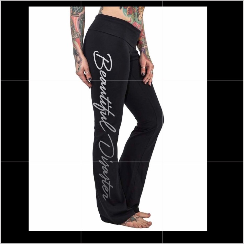 Beautiful Disaster yoga pants 3x NEW !!